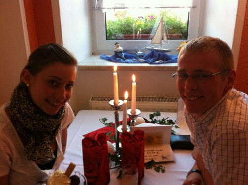 Gewinner vom Adventsrätsel löst Gutschein ein