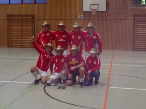 VfB Lengenfeld “alt” verteidigt seinen Pokal.