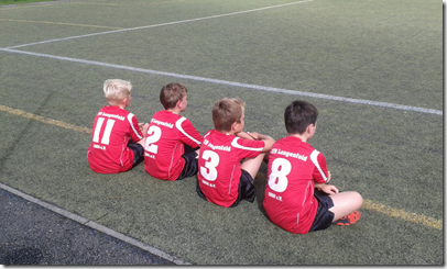 Unsere neue E - Jugend verliert in Auerbach nur knapp!