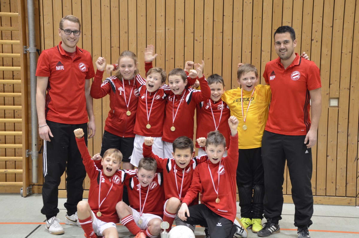 SIEG! E-U10 gewinnt eigenes Hallenturnier