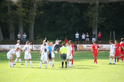 Trotz Unterzahl Punktgewinn gegen Spitzenreiter