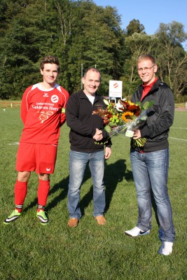 Neue Trikots für B-Jugend