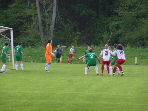 Mit Zehn Mann zum nächsten Dreier!