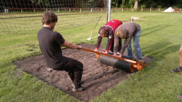 2011-06-30: Arbeitseinsatz Rasen