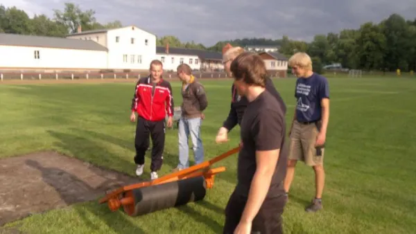 2011-06-30: Arbeitseinsatz Rasen