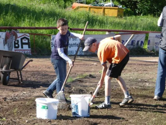 2013-06-05: Arbeitseinsatz nach Hochwasser